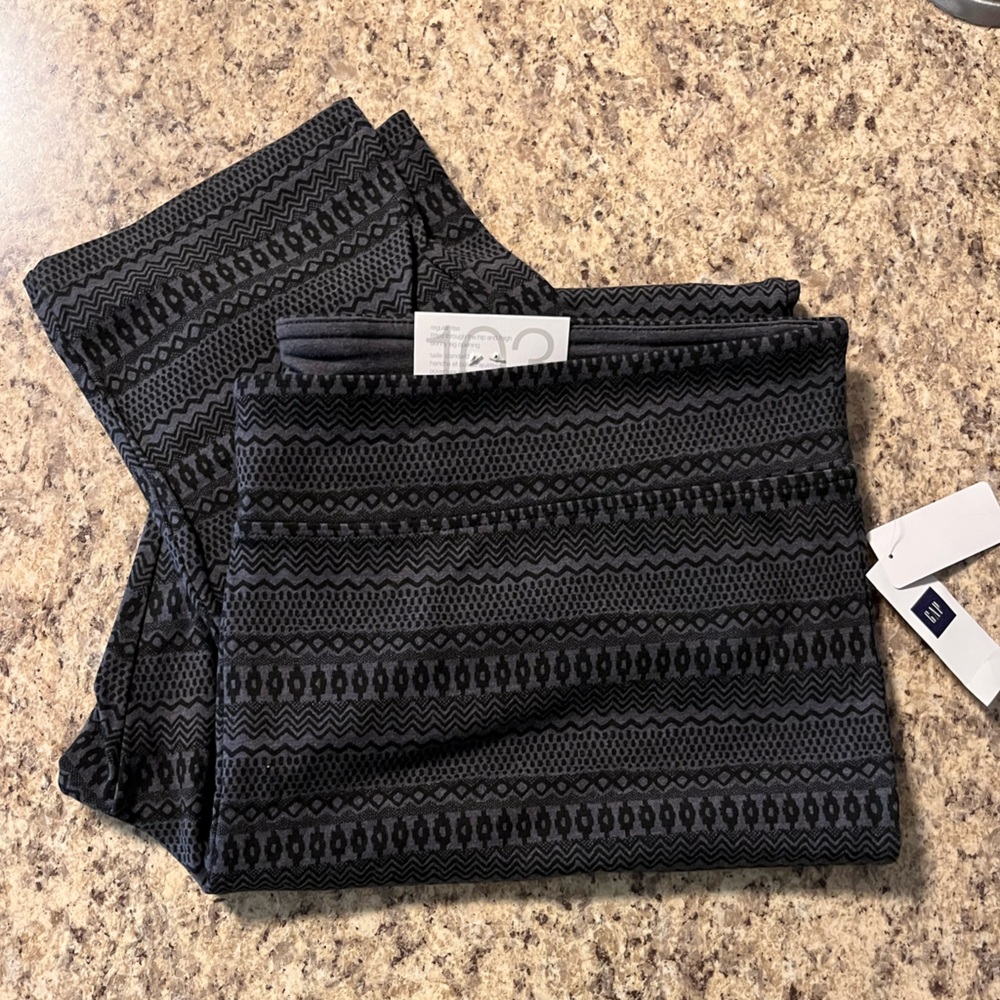 NWT GapFit Patterned Charcoal Gray and Black GFast Full Length Leggings